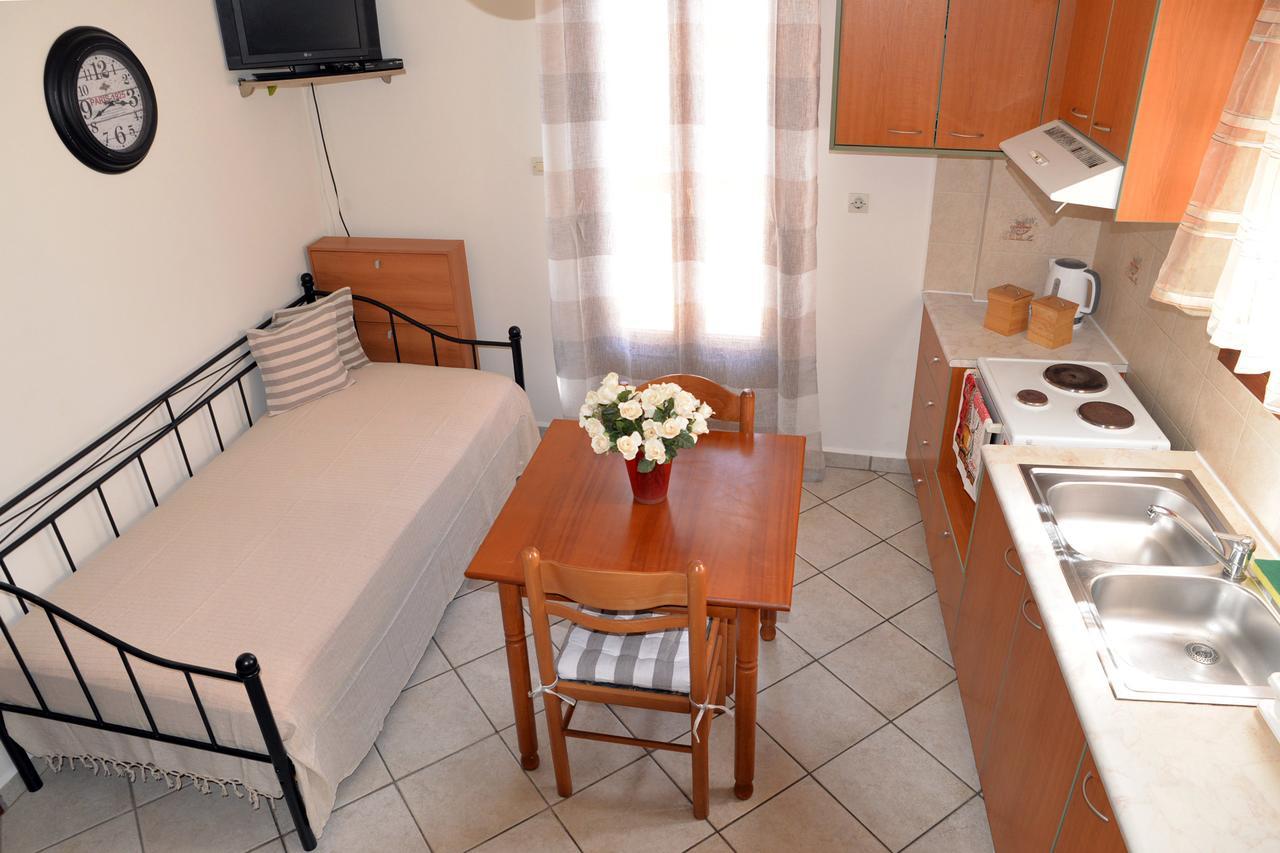 Ifigenia Apartments 埃尔莫波利斯 外观 照片